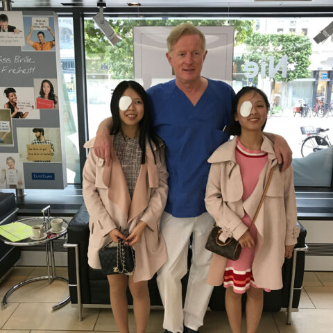 Dr. Jørgensen mit Mei Jin und Ying Ying Jin