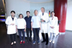 Chinesischer Vatertag Geschenk Team mit Patienten