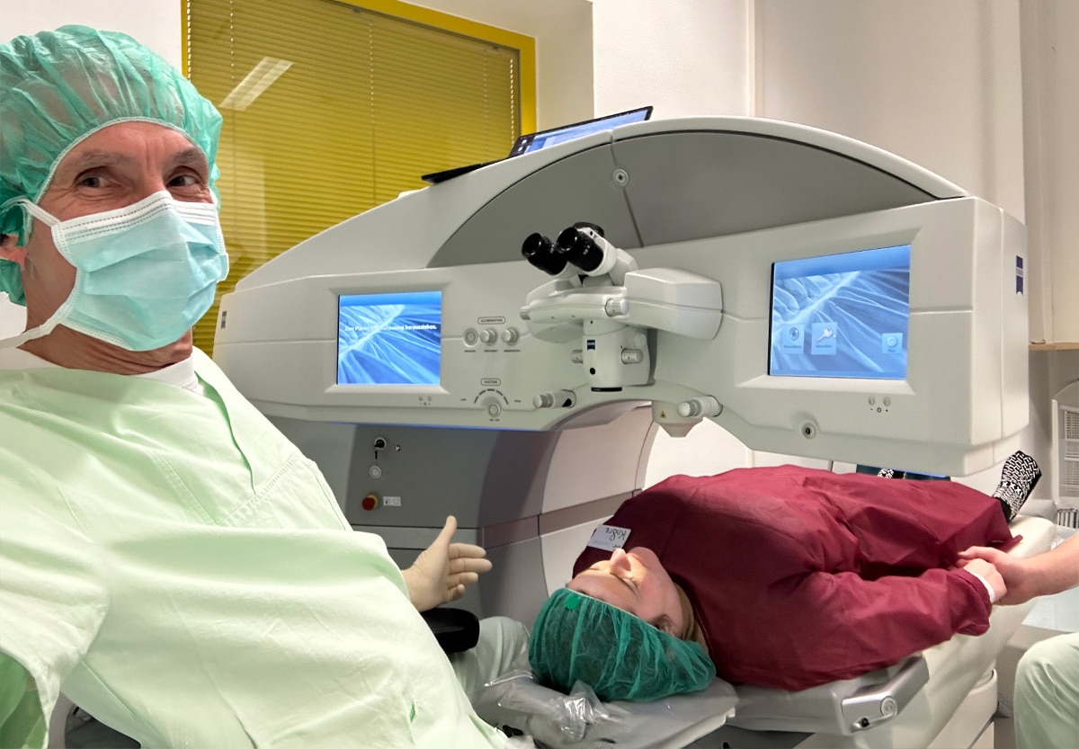 Professor Knorz lasert seine eigene Tochter mit SMILE