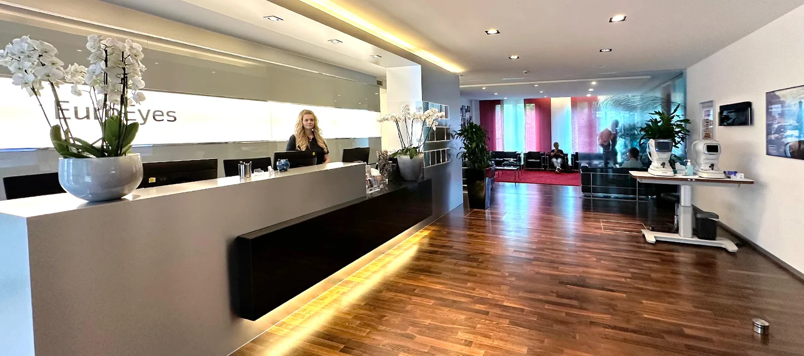 header duesseldorf innen