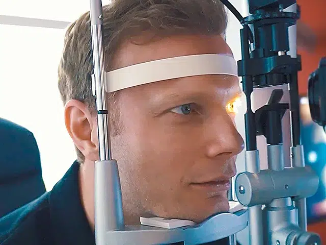 Erfahrungsbericht Christian Stuebi Stuebinger SMILE Augenlasern EuroEyes Hamburg