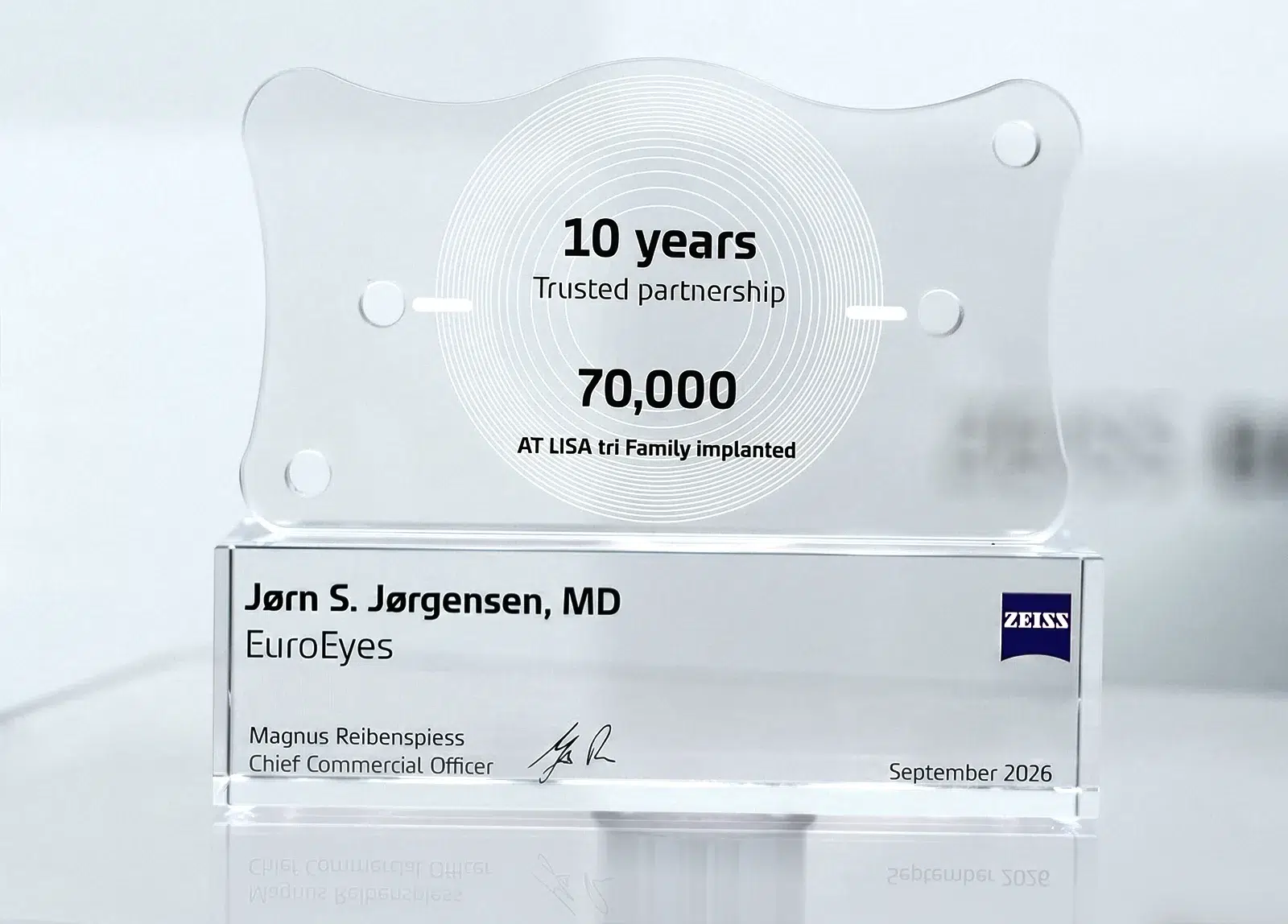 EuroEyes-Verleihung-10-Jahre-weltweit-die-meisten-ZEISS-Trifokallinsen-award EuroEyes Verleihung 10 Jahre weltweit die meisten ZEISS Trifokallinsen award